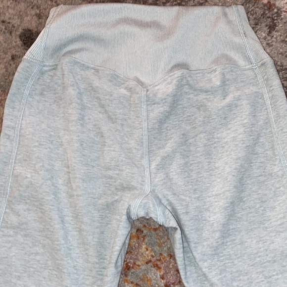 Alo Yoga leggings - Picture 4 of 6